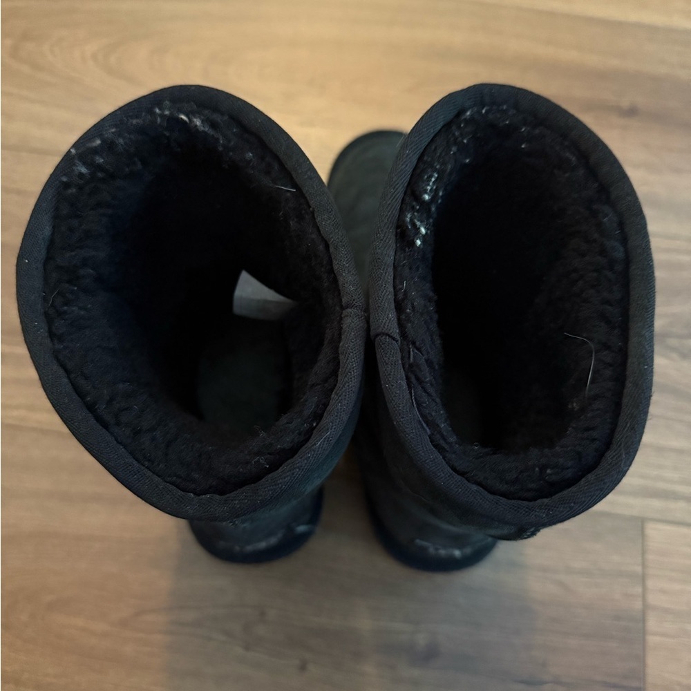 UGG Australia Classic Short Boots Black Suede Womens Size 8 - Picture 4 of 6
